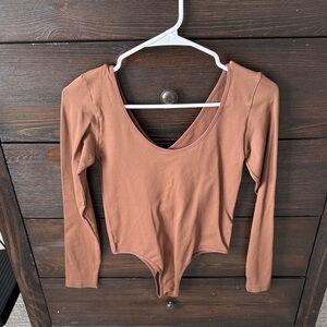 Yelete Long-Sleeve Scoop Neck Bodysuit in Mauve Brown